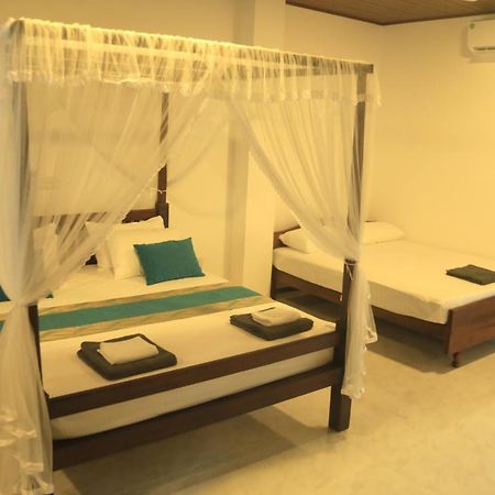 Sri Villa Rest Хикадува Екстериор снимка