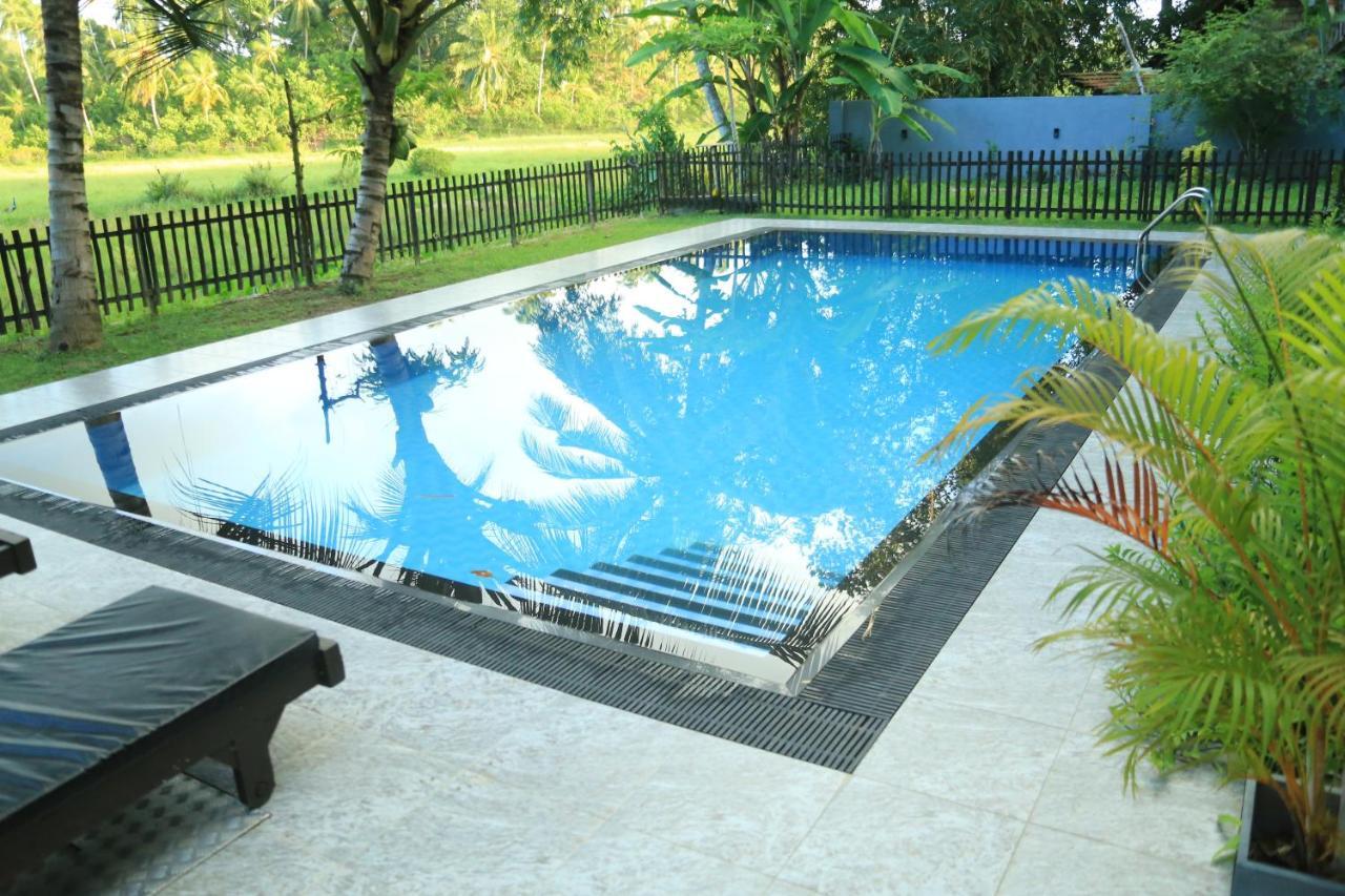 Sri Villa Rest Хикадува Екстериор снимка