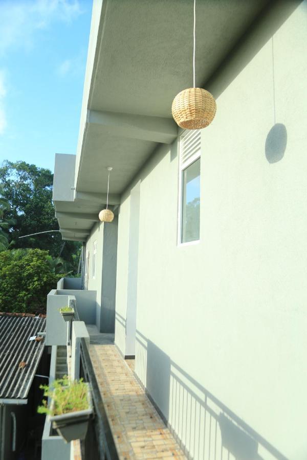 Sri Villa Rest Хикадува Екстериор снимка