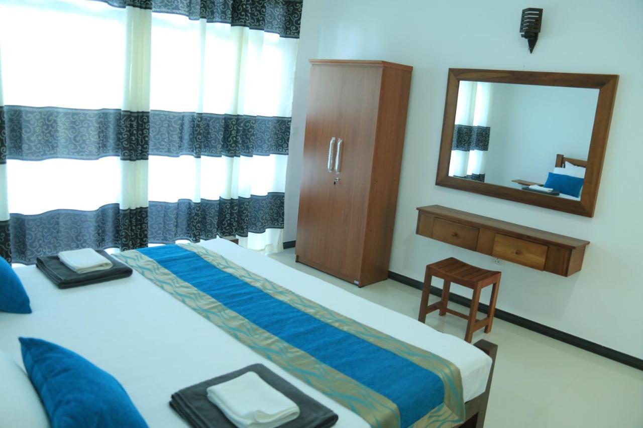 Sri Villa Rest Хикадува Екстериор снимка