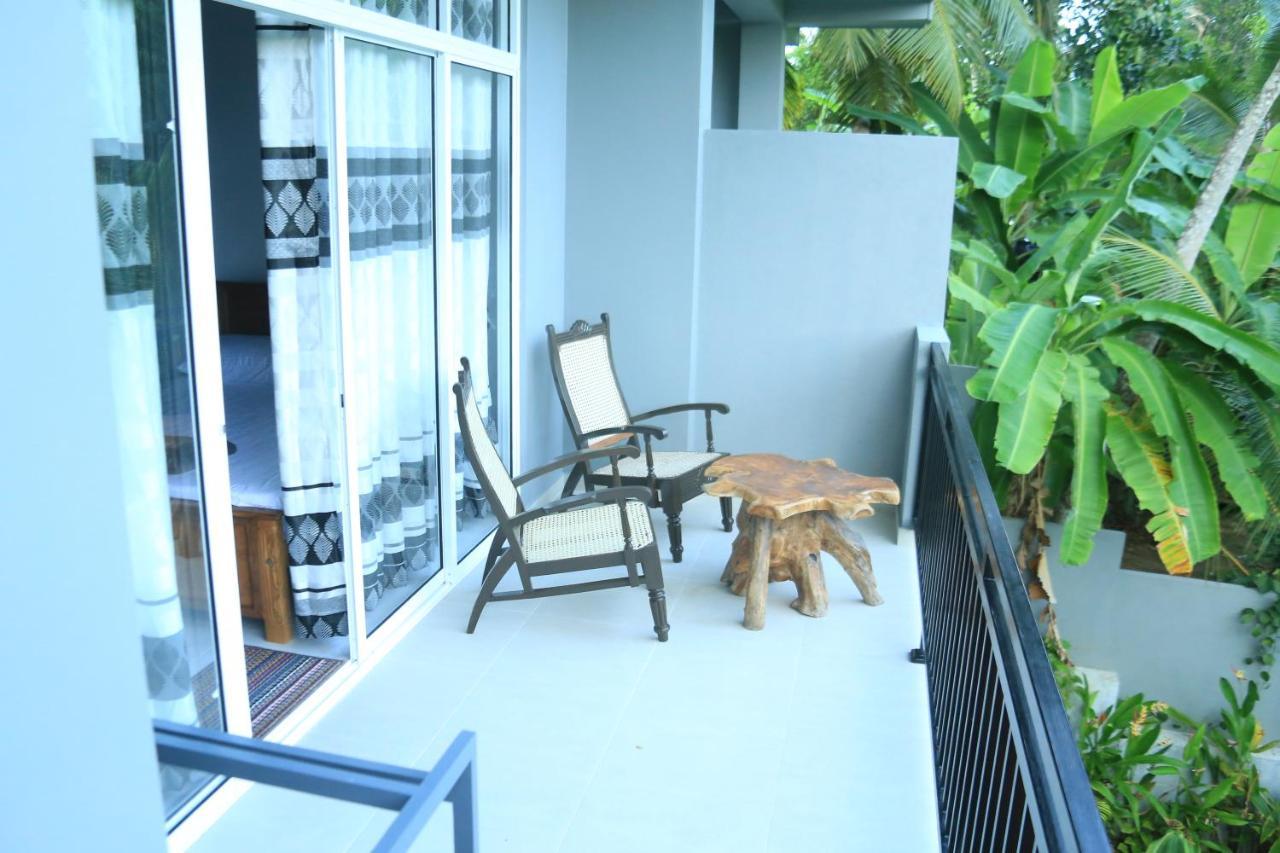Sri Villa Rest Хикадува Екстериор снимка