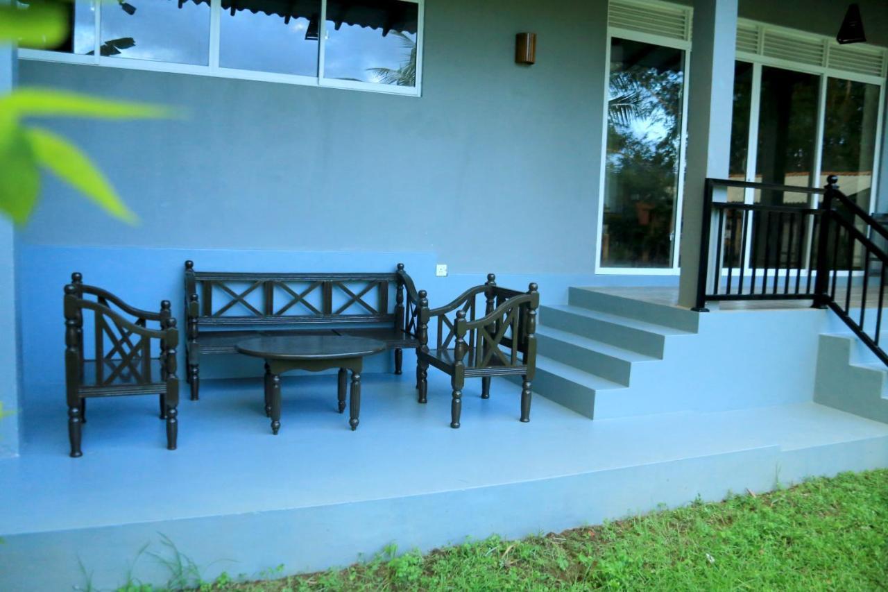 Sri Villa Rest Хикадува Екстериор снимка