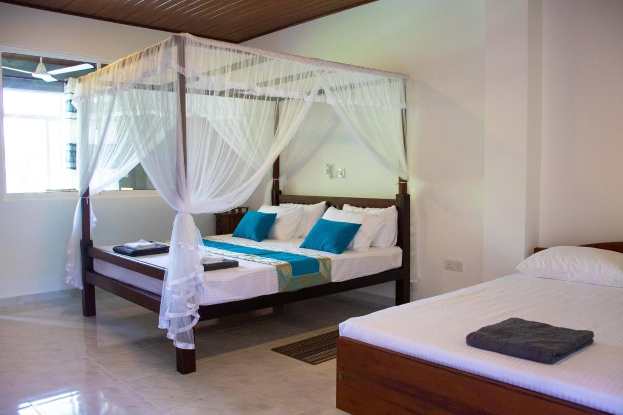 Sri Villa Rest Хикадува Екстериор снимка