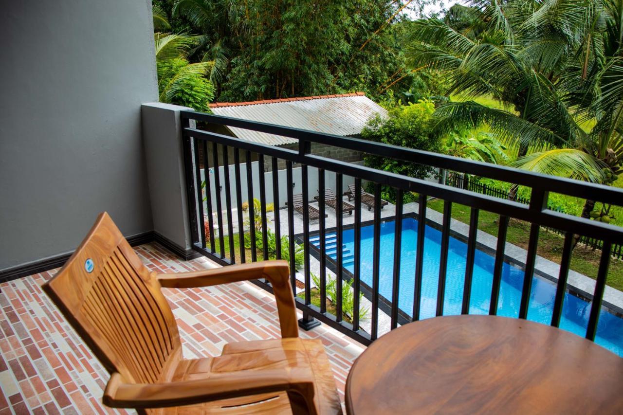 Sri Villa Rest Хикадува Екстериор снимка