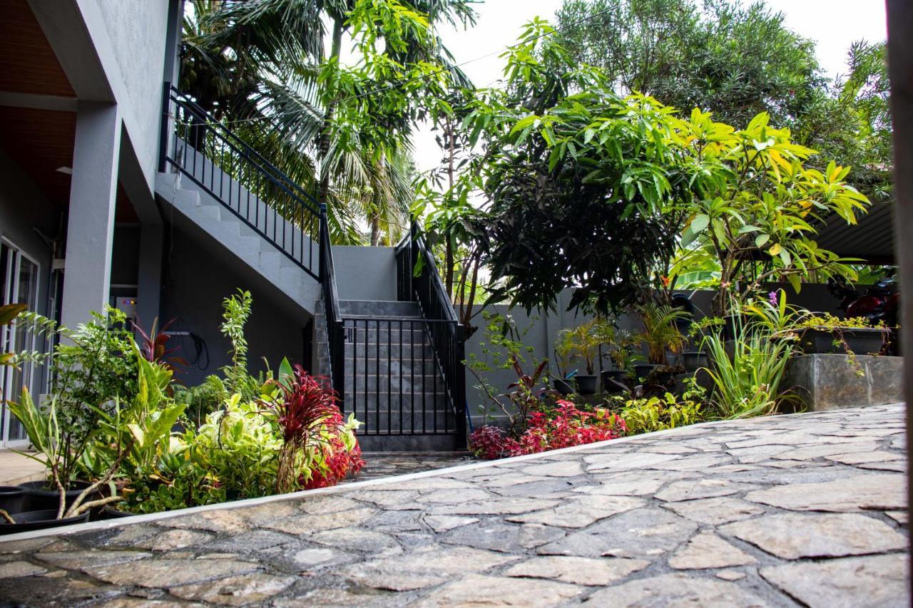 Sri Villa Rest Хикадува Екстериор снимка