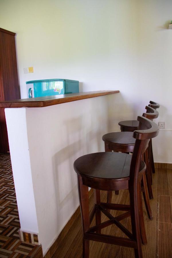 Sri Villa Rest Хикадува Екстериор снимка