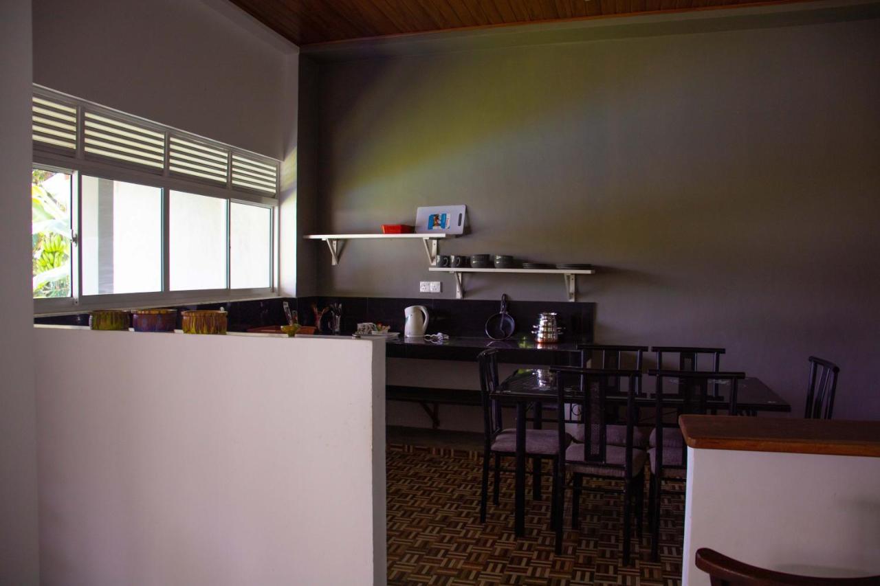 Sri Villa Rest Хикадува Екстериор снимка
