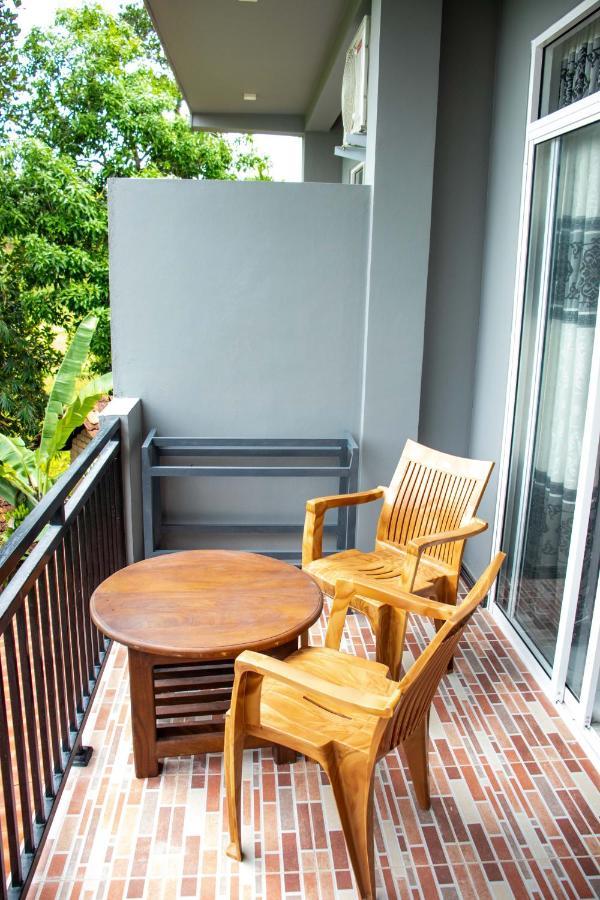 Sri Villa Rest Хикадува Екстериор снимка