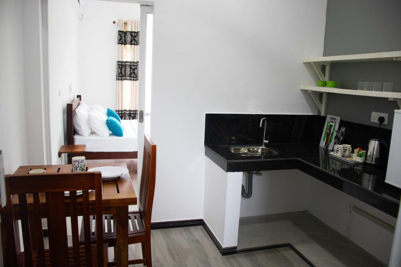 Sri Villa Rest Хикадува Екстериор снимка