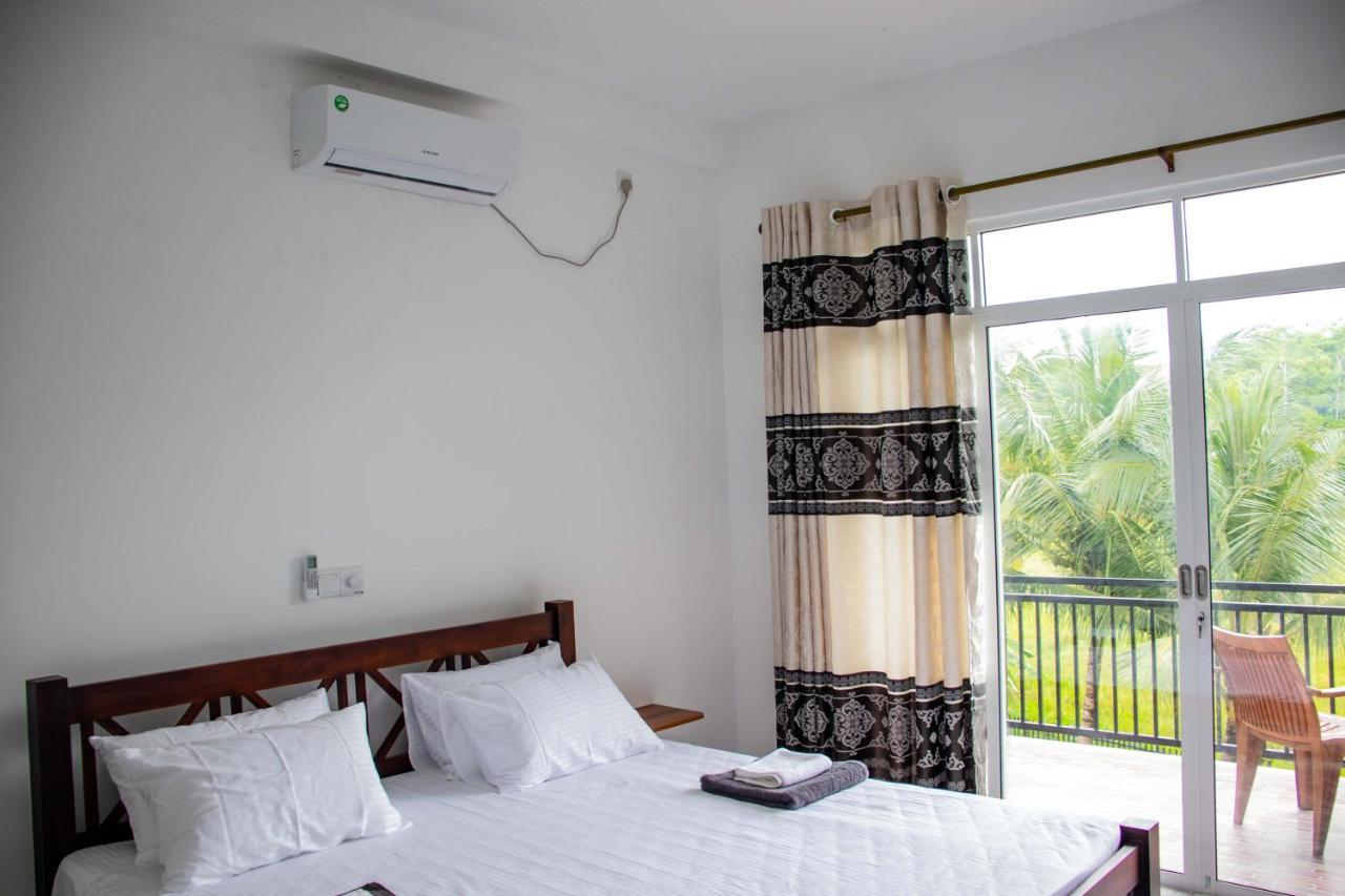 Sri Villa Rest Хикадува Екстериор снимка