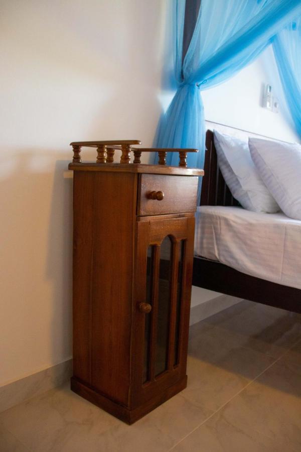 Sri Villa Rest Хикадува Екстериор снимка