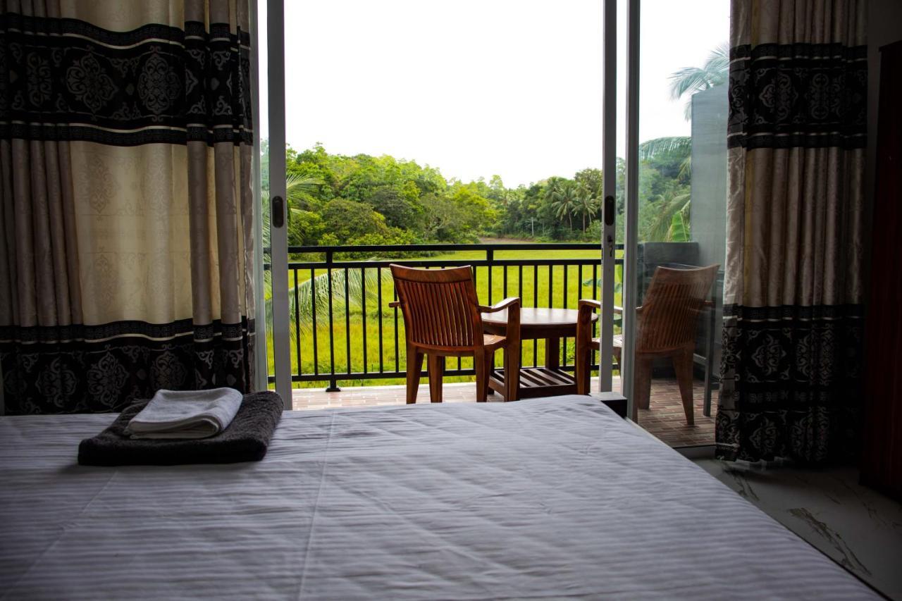 Sri Villa Rest Хикадува Екстериор снимка