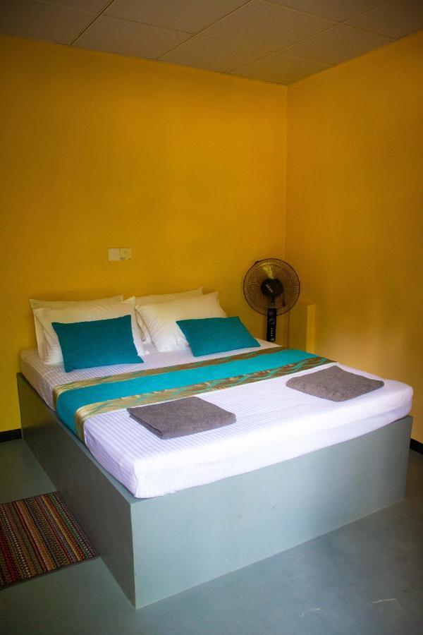 Sri Villa Rest Хикадува Екстериор снимка